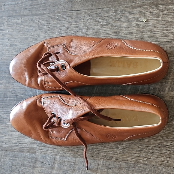 BALLY MEN'SCASUAL LEATHER SHOES COLOR BROWN SIZE 8.5.